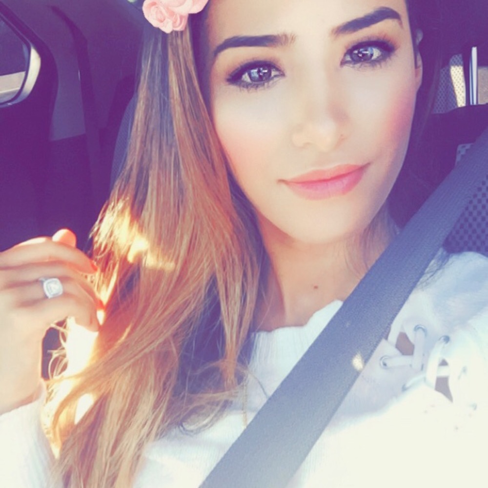 Meet your Posher, Manal